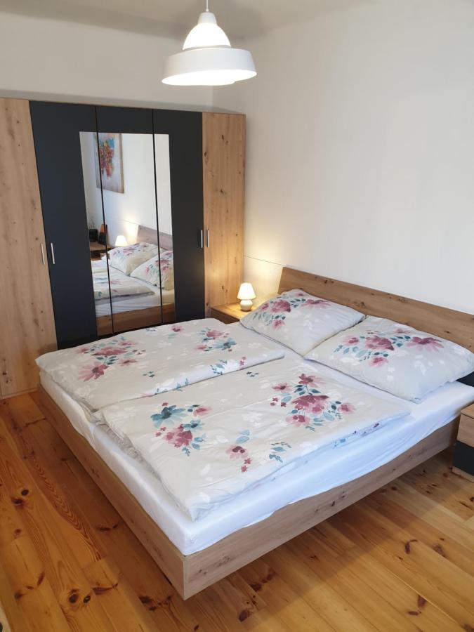 Apartman Central, Self Check In 24 H, Free Parking Банська Бистриця Екстер'єр фото